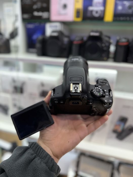 Canon 700 D + 18-55 mm is stm