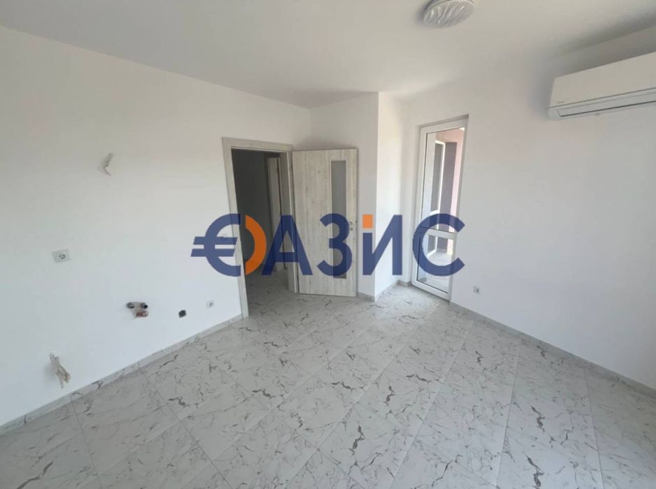 Продава се Двустаен апартамент в к.к. Слънчев бряг - 52 кв.м за 1585 €/кв.м - Снимка #2