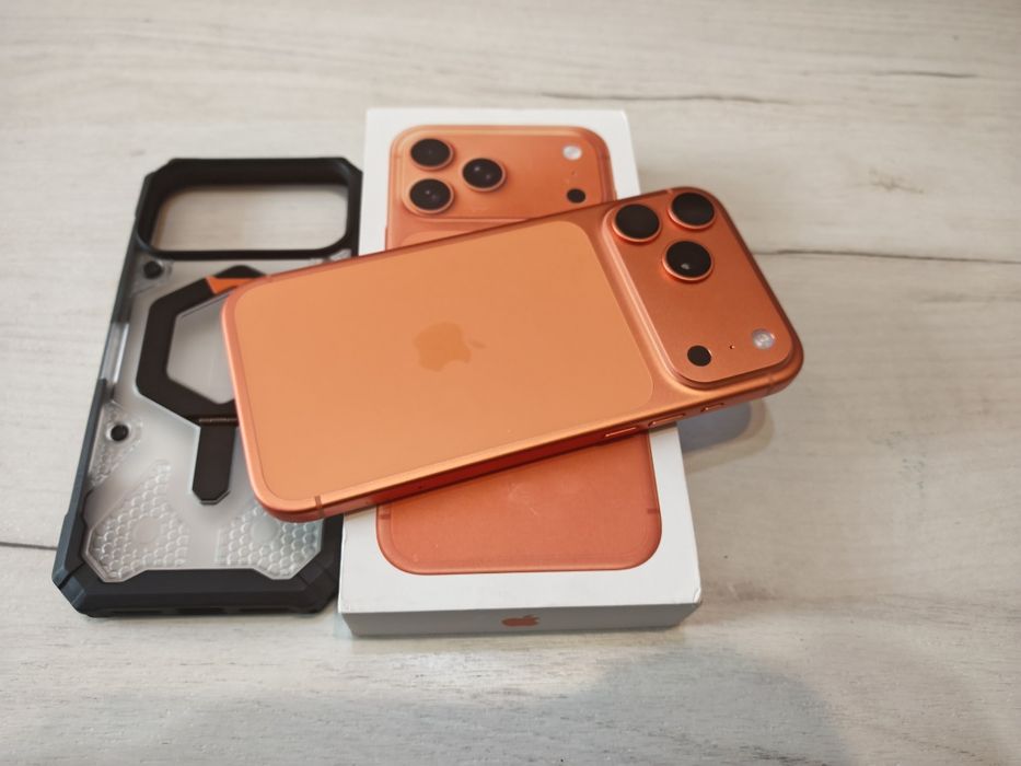 Като нов iPhone 17 Pro Max 256 GB 24 м. Гаранция