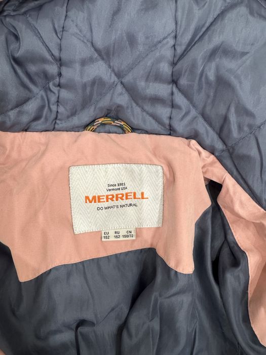 продам зимние куртки на девочку