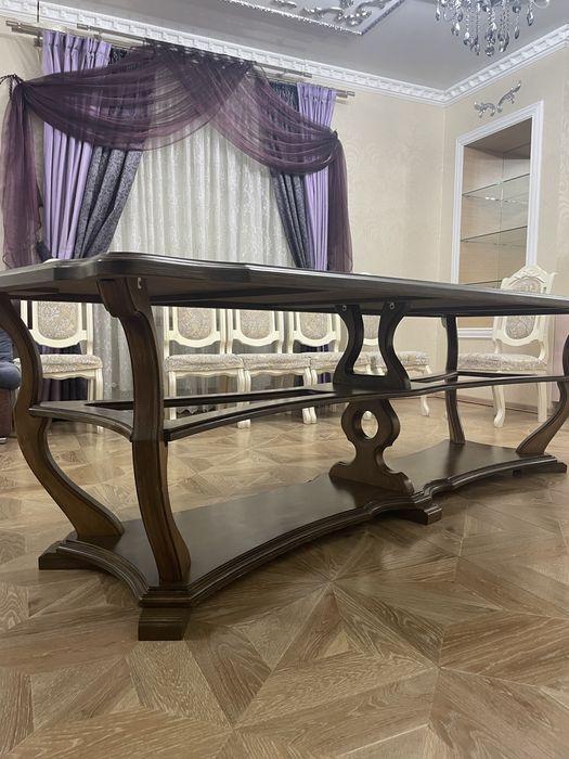 Продам стол гостинный