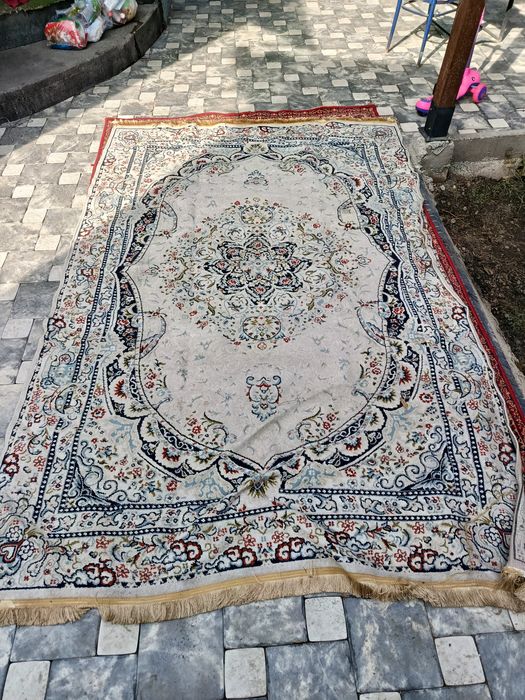 Ковры 2*3 б.у. в