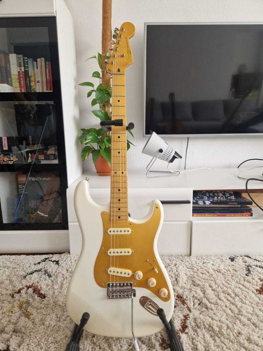 Vand Chitara Squier Classic Vibe Strat 50' cu upgrade, ediție limitată