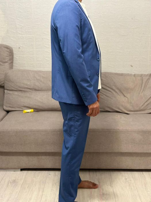 Продам костюм одевал всего один раз!