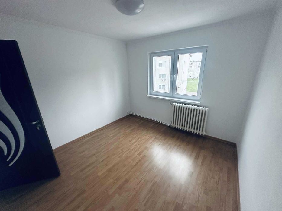 Ofertă specială – 3 camere renovat  în Carei, zona Zăgănescu