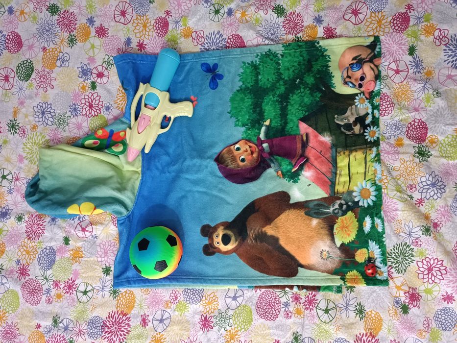 Маша и мечока пончо + подаръци