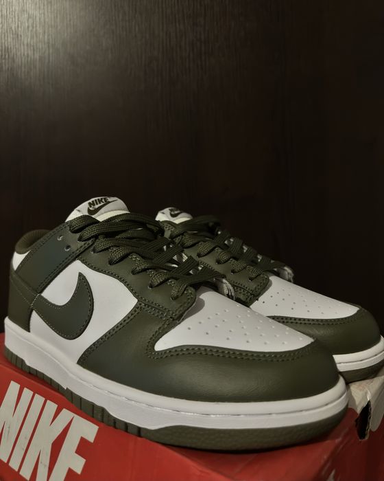 Nike Dunk Low "Medium Olive"