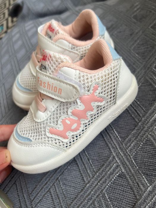 Намаление!!!бебешки маратонки 22/23