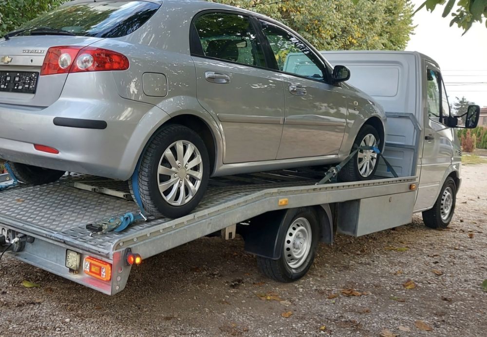 Подаване на ток, пътна помощ, помощ за стартиране на двигател