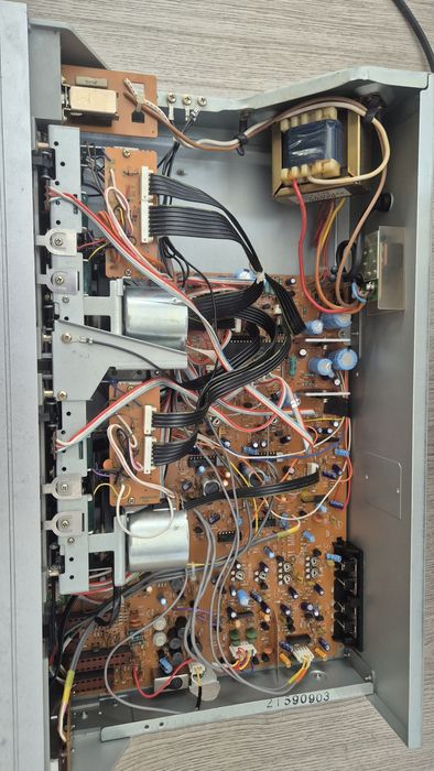 Касетен Дек JVC KD-W9