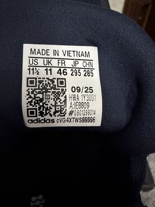 Продается Adidas кроссовки, original 100%