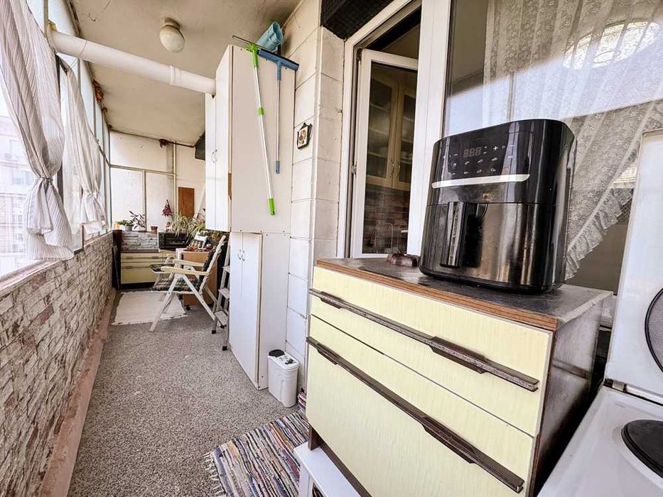 Продава се Тристаен апартамент в Русе, Център - 87 кв.м за 1472 €/кв.м - Снимка #13