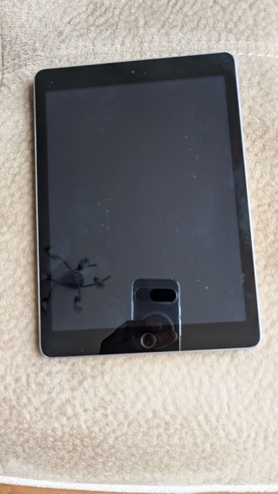 iPad 5 32GB за части