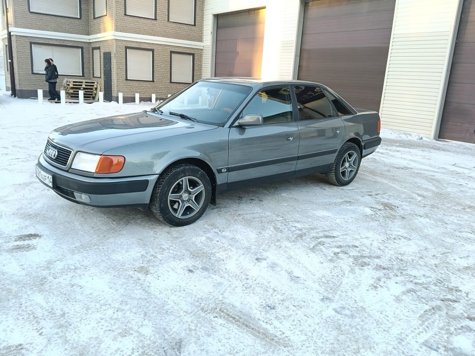 Ауди 100 с 4 моно впрыск