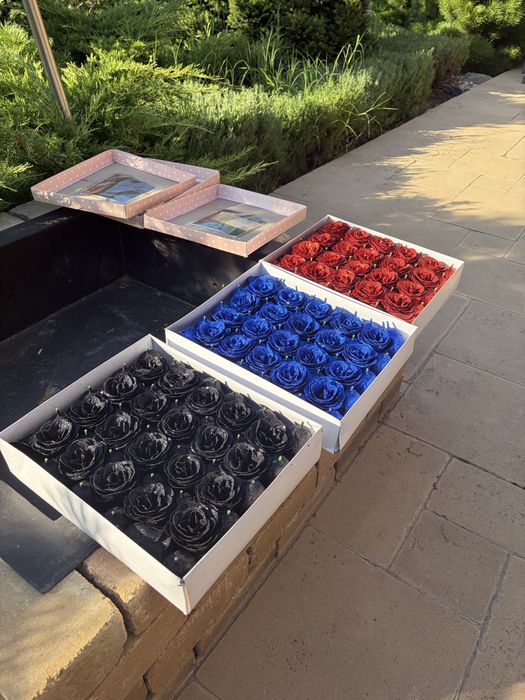Capete trandafiri artificiali cu sclipici 50 buc | Roșu Albastru Negru