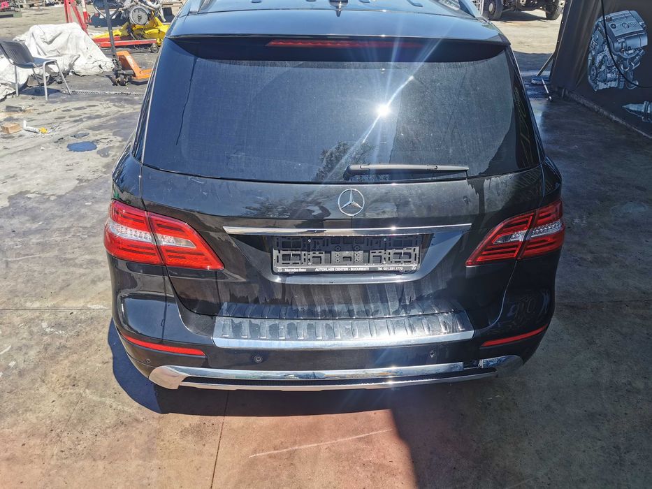 Dezmembrez mercedes ml w166/ML 350D/stop ml/bara spate ml/praguri ml/