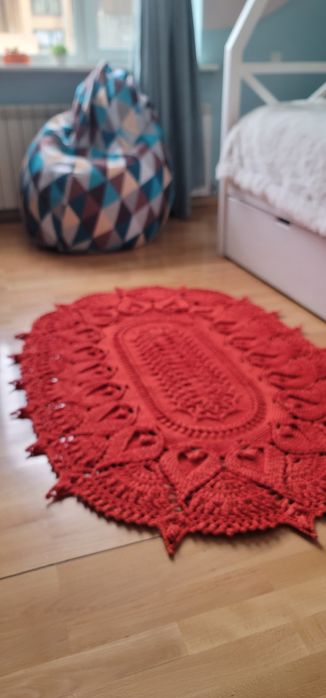 Вязаный ковер ручной работы