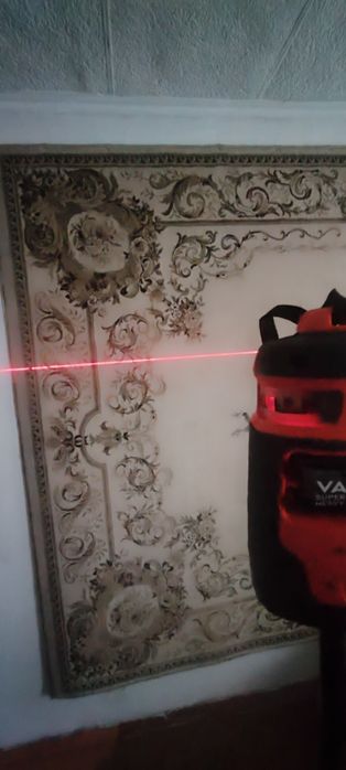 Лазерный уровень Black Decker Lzr4