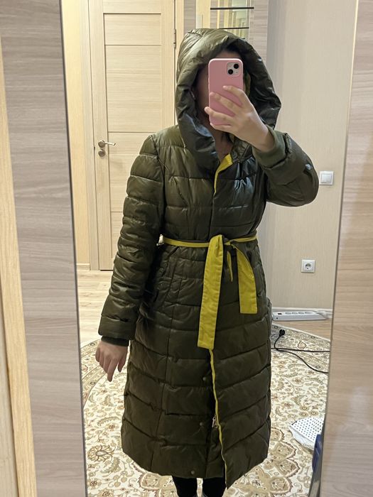Куртка 44 размера с капюшоном