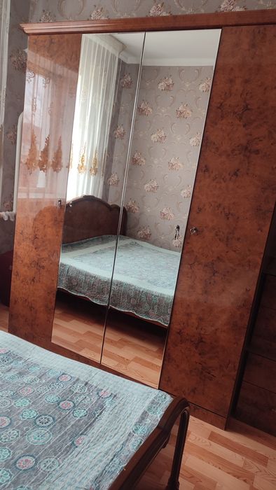 Продам спальный гарнитур