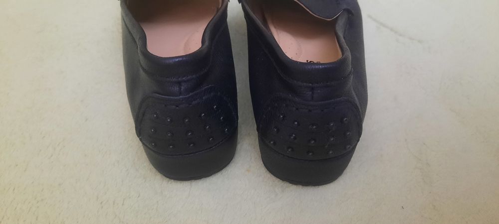 Женские черные туфли dockers