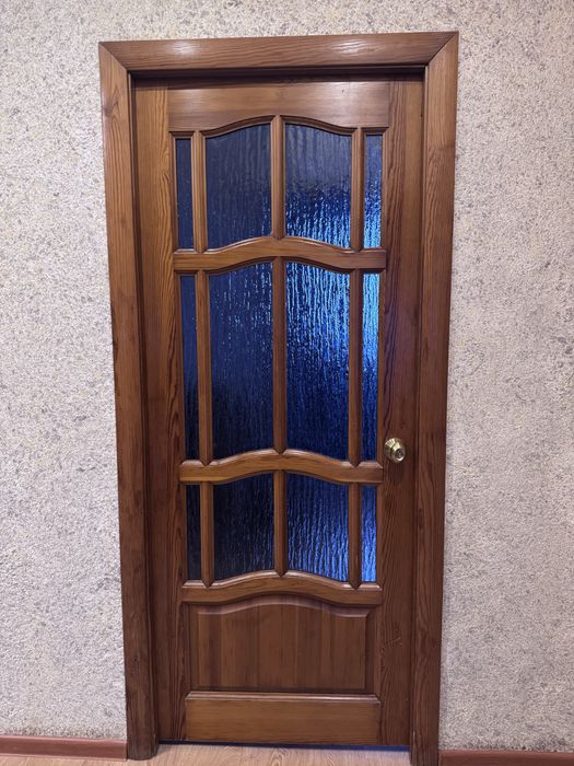 Двери из чистого дерева