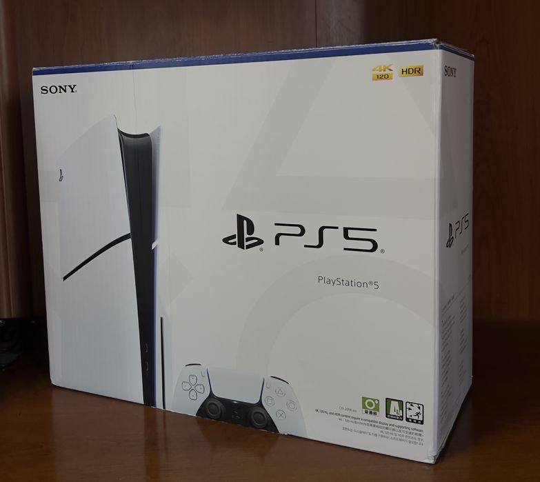 Продам PS-5 slim обсалютно новый.