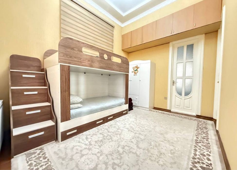 Яккасарайский район  Продается участок на Ракат махалле.