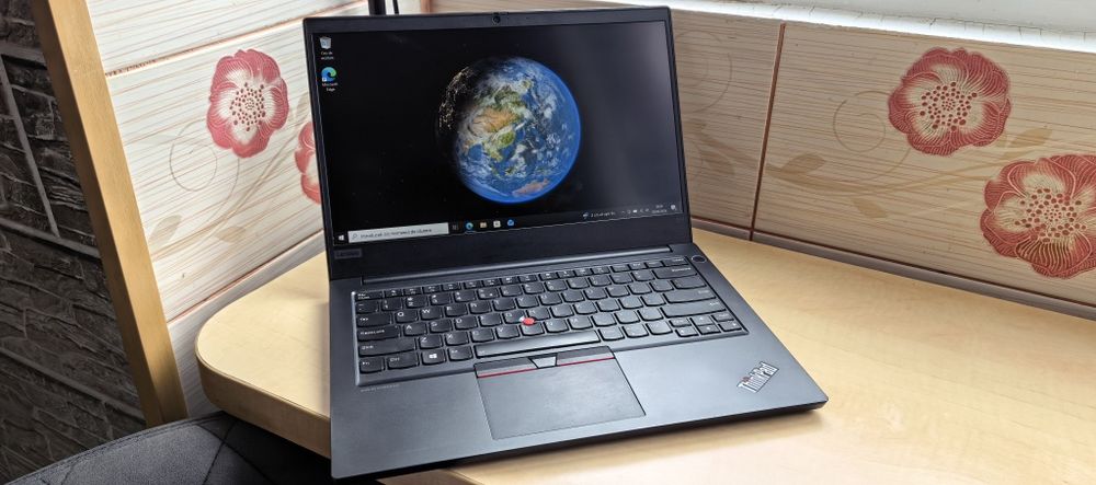 Laptop Lenovo ThinkPad E14_i5-10210U gen 10_SSD 256 GB_8GB DDR4_ca NOU / Full Metal