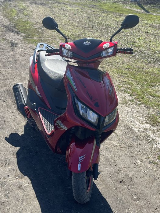 Скутер на ходу ,