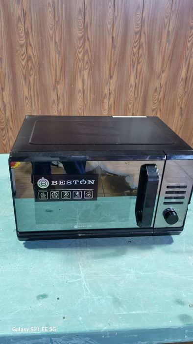 Микроволновая печь продаётся б/у.