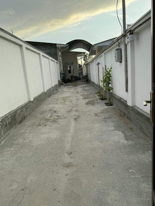 Uchastka Uy sotiladi.