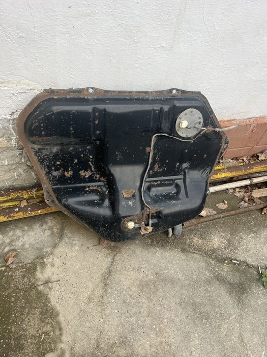 Бензобак галант 7