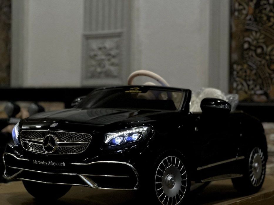 Икки у́риндикли лицензионный Mercedes Benz Cabriolet Maybach S650