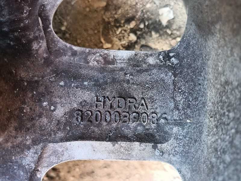 Продам оригинальные легкосплавные диски на Renault.