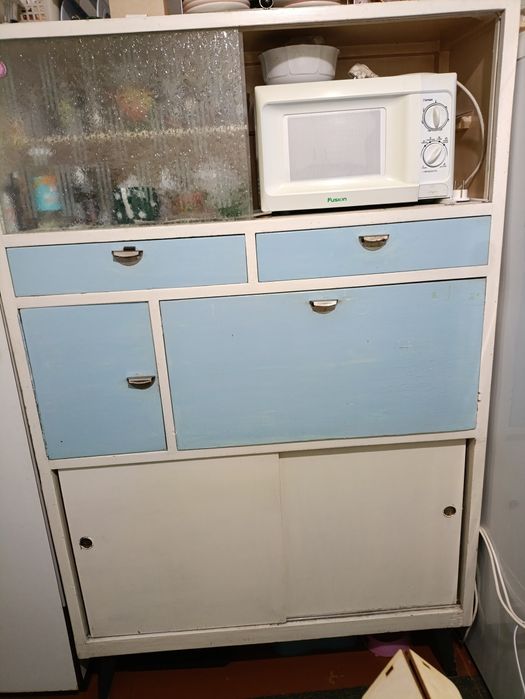 Продам стенку и другую