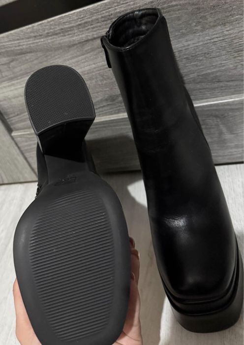 Botine negre cu platformă dublă și toc gros