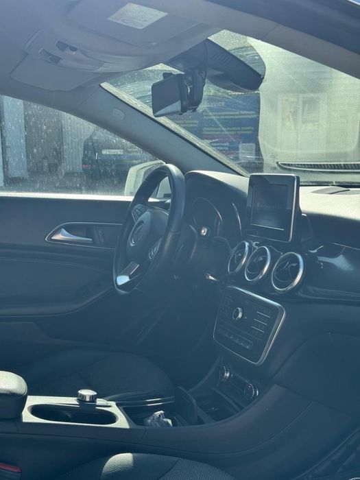 Продам Mercedes Benz CLA 200