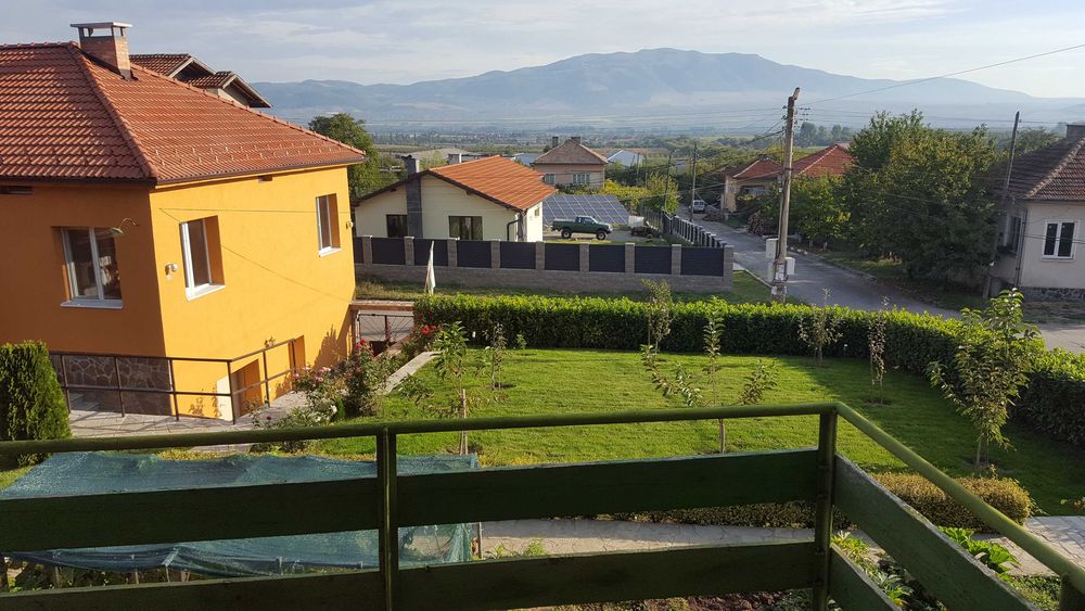 Продавам вила, къща в село Граница, област Кюстендил