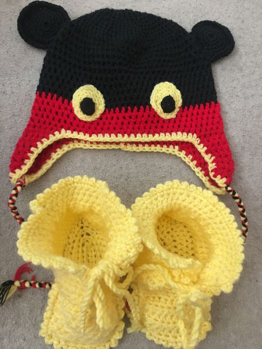 Set bebe mickey mouse crosetata pentru 1 an