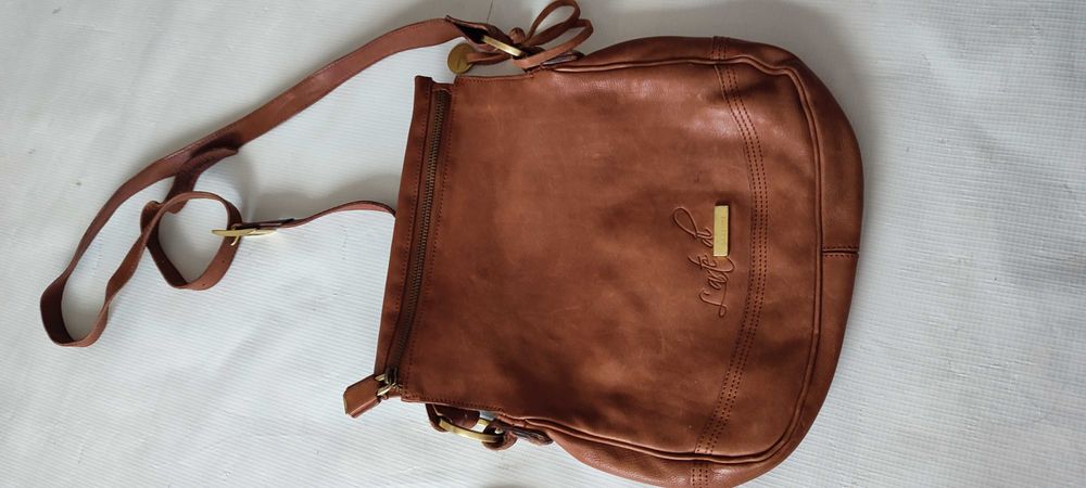 Кожени чанти Fossil  и др