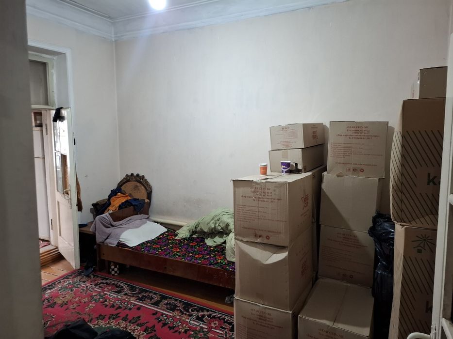 Продаётся 4 ком квартира в центре А. Наваи оринтир Мих бургер