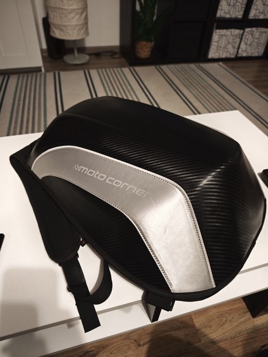 Ghiozdan moto cu protecție pentru spate