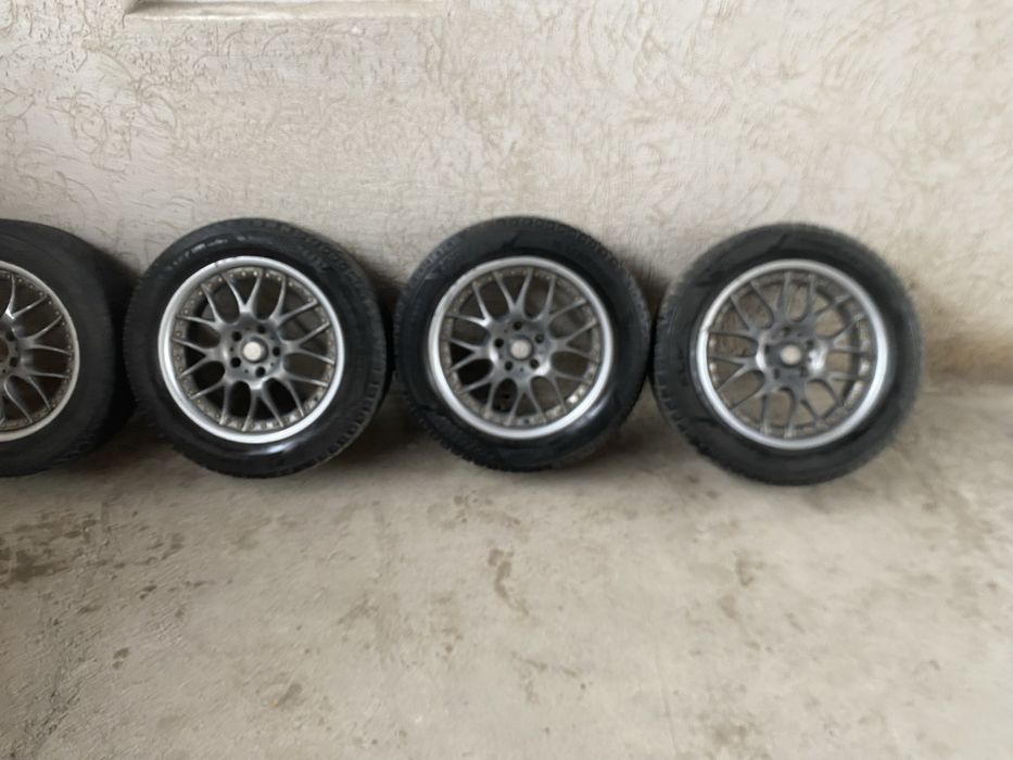 Продам диск  R17 с шинами зима  / лето