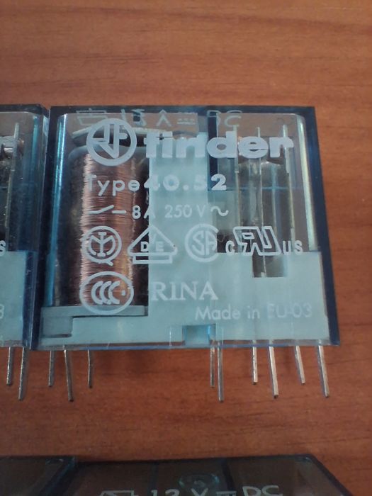 Relee Finder și Omron, plus socluri relee Finder