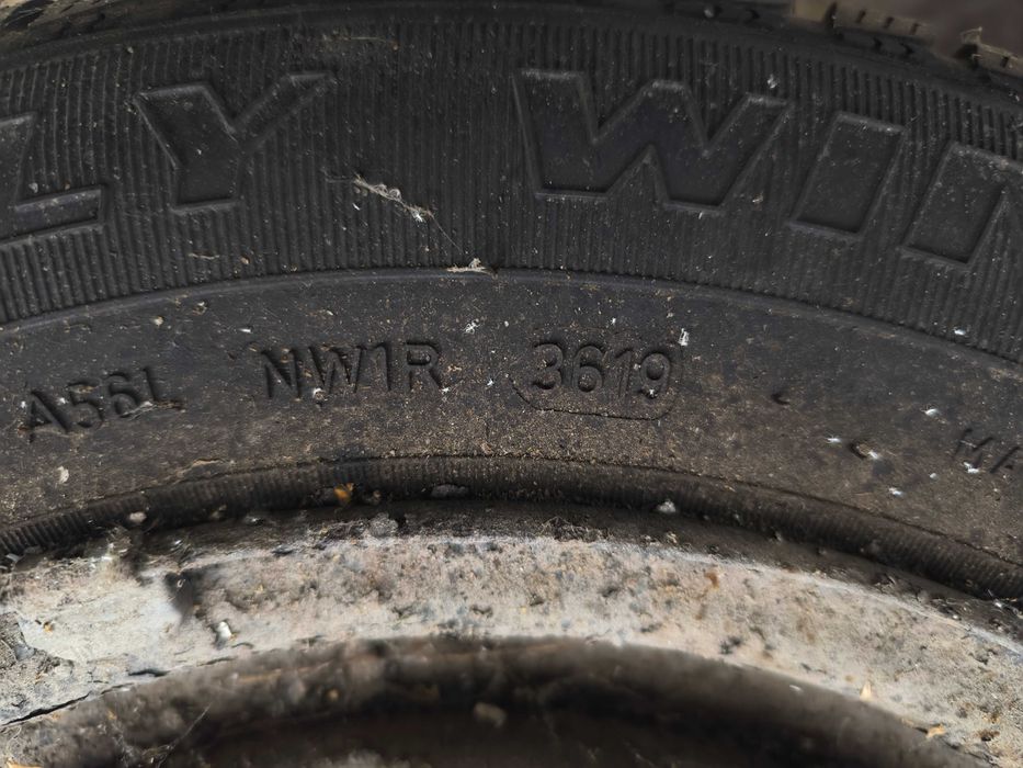 cauciucuri de iarnă Kelly 185/65 R14 cu tot cu jante