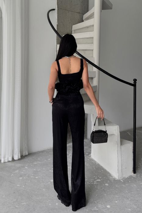 Дамски черен костюм от 3 части – сако, топ и широк панталон