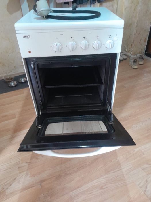 Продам газ плиту