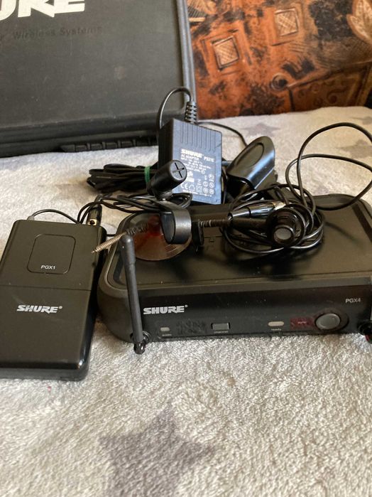 Shure PGX-4  cu 2 Lavaliere    pt vorbit si pentu instrument