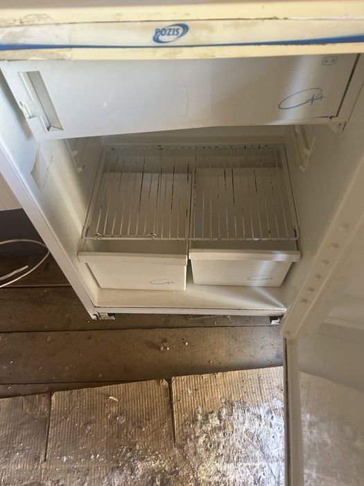 Продам б у холодильникPolis